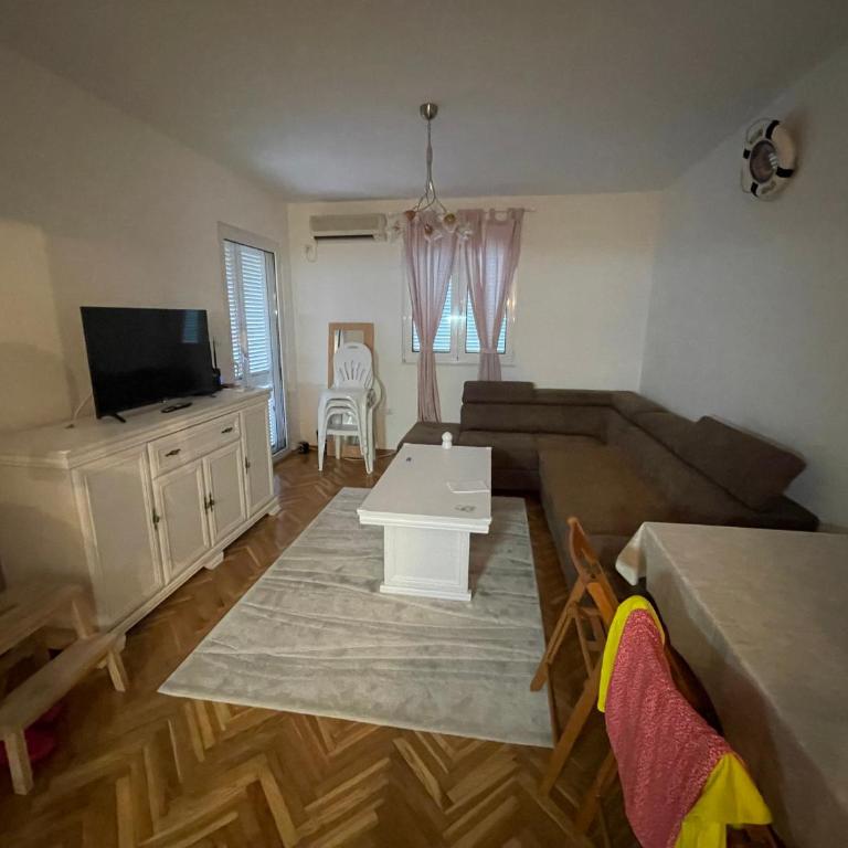 Radunsson Blue Apartment Petrovac - One-Bedroom Apartment - 2
