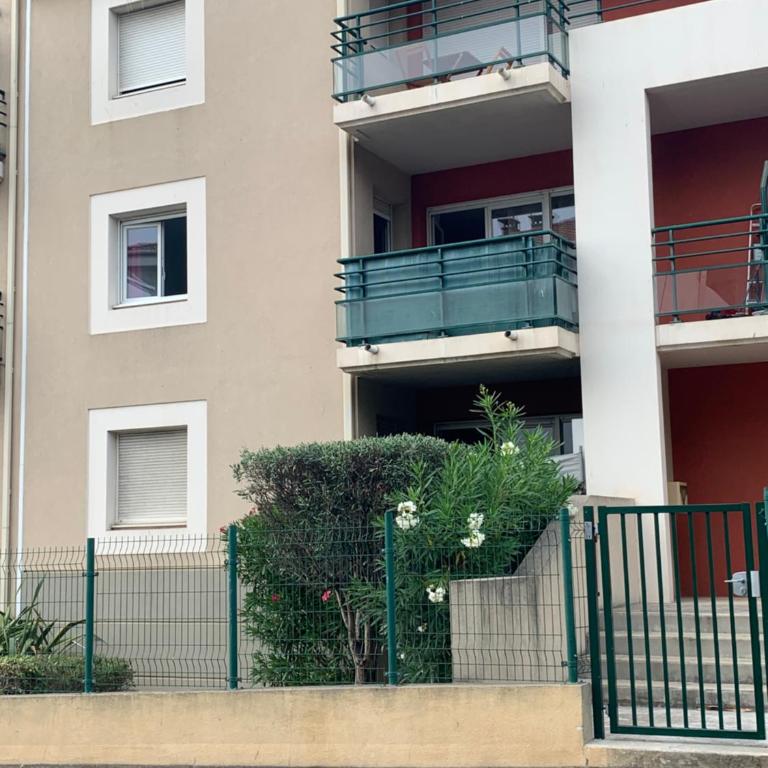 Location T2 Cabine Cosy dans Résidence sécurisée avec la climatisation, accès piscine, une place de parking privé - Two-Bedroom Apartment - 2