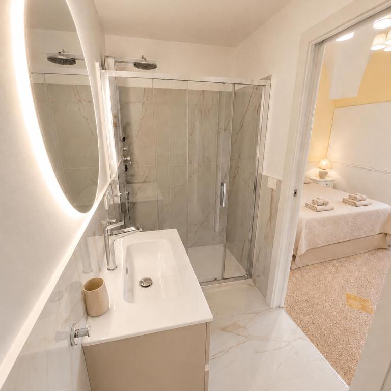 DimoraLeTreMuse Guesthouse - Camera Matrimoniale con Bagno Privato - 19