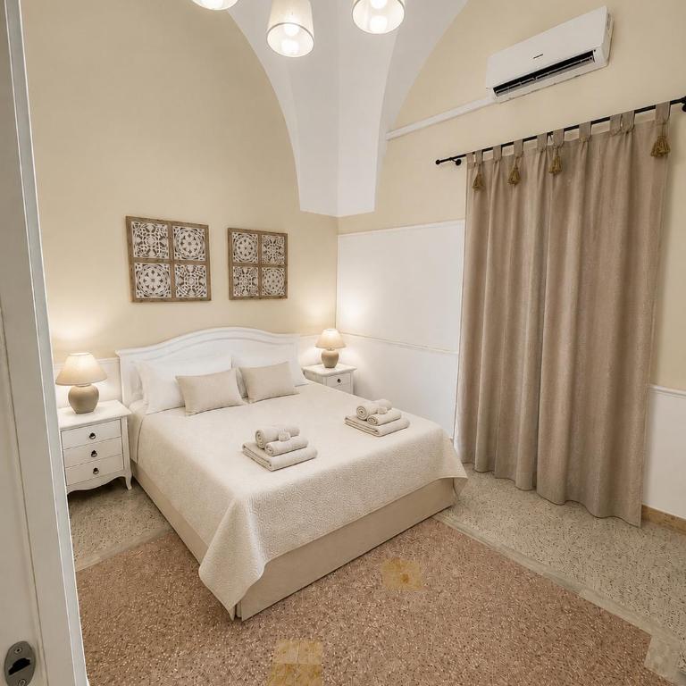DimoraLeTreMuse Guesthouse - Camera Matrimoniale con Bagno Privato - 9