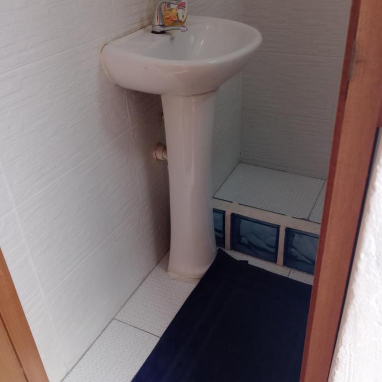 Casa Reyes - Single Room with Private Bathroom - 4