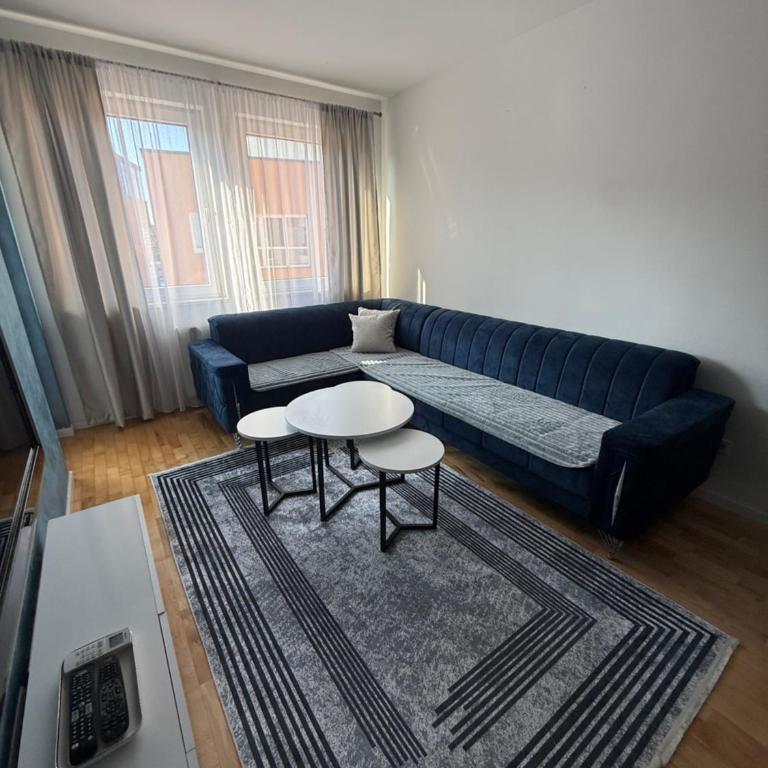 Daky Home 3 near Airport,tram and City Center - Apartman sa 1 Spavaćom Sobom - 2