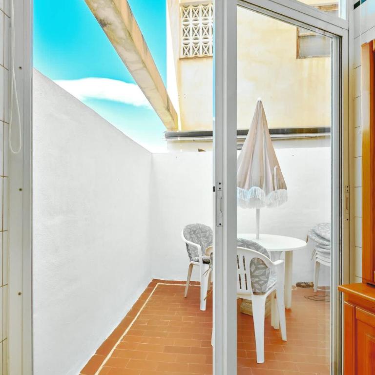 Modern Relax Oasis with Pool, 150m from the Sea - Apartamento de 2 dormitorios con vistas a la piscina - 22