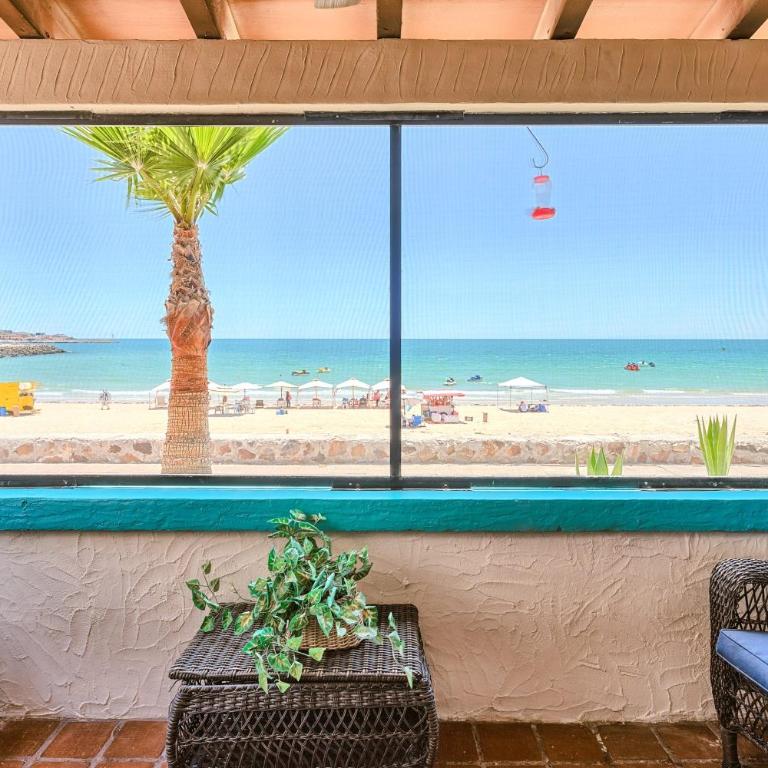 Super Beachfront Condo Ground Level on Sandy Beach - Apartamento - 7
