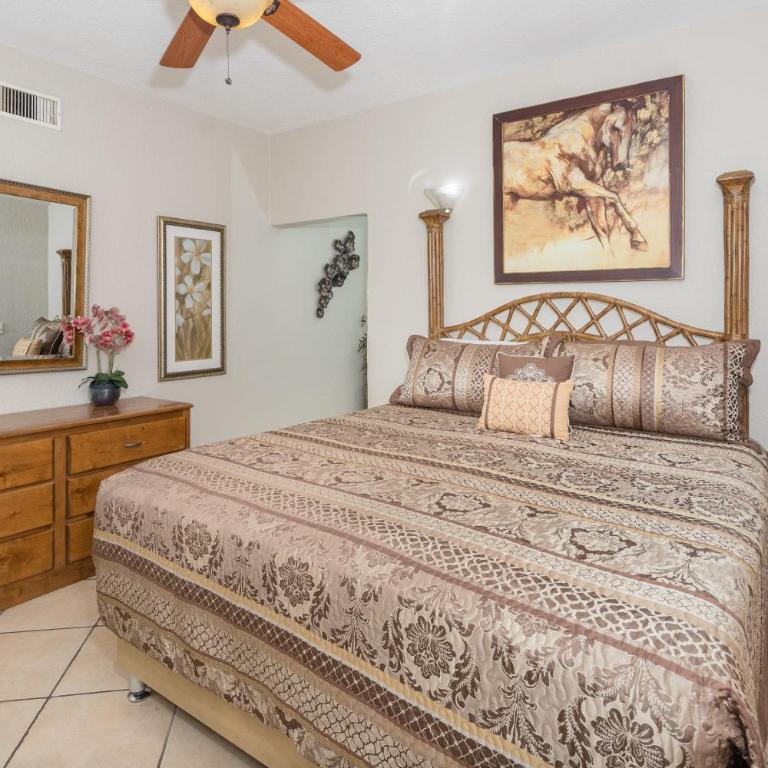 Super Beachfront Condo Ground Level on Sandy Beach - Apartamento - 20