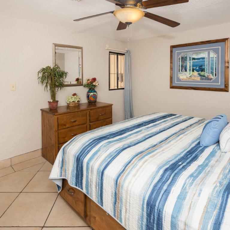 Super Beachfront Condo Ground Level on Sandy Beach - Apartamento - 22