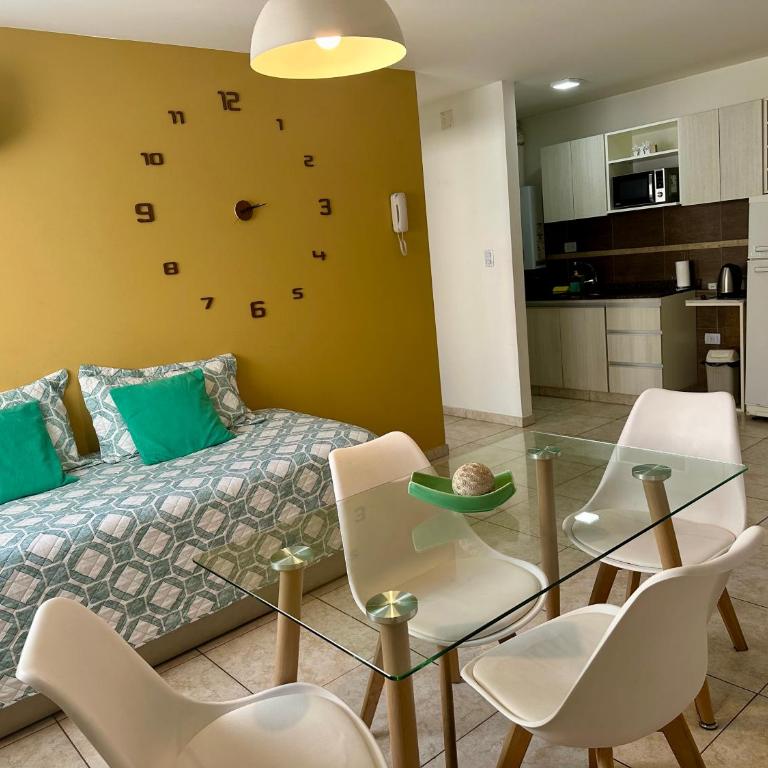 Urban Alberdi Dpto con cochera, pileta y seguridad 24 hs cerca de Plaza de la Música, Hospital de Clínicas , Nuevocentro Shopping, Hotel Quinto Centenario - One-Bedroom Apartment - 7