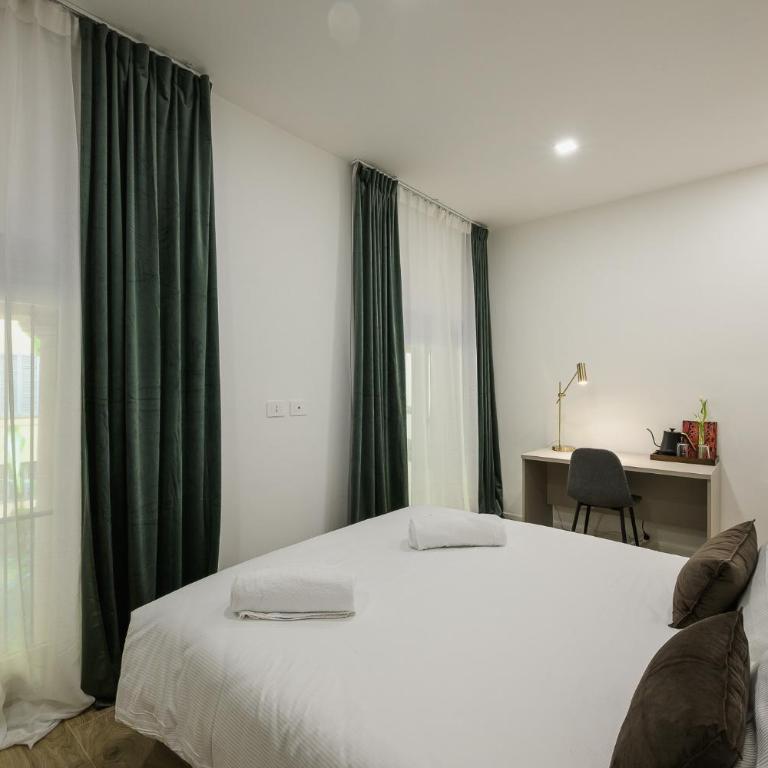 Guido Reni Suites - Royal Quadrivio - Camera Matrimoniale con Bagno Privato - 2