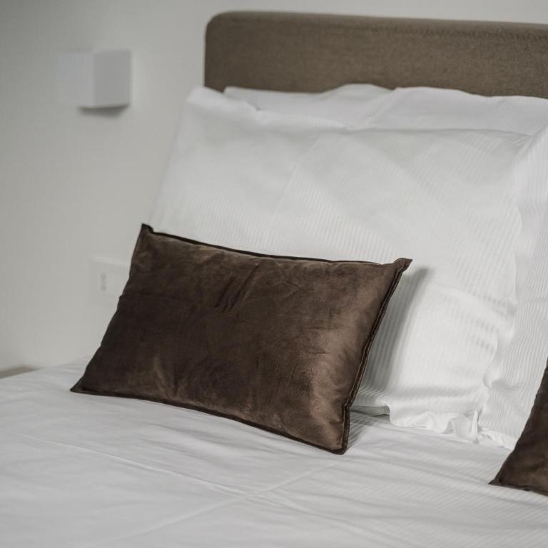 Guido Reni Suites - Royal Quadrivio - Camera Tripla con Bagno Privato - 1