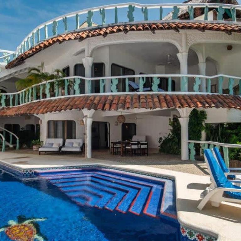 Garden-Level Apt Pool Sea Views & Quiet Street - Apartment - 9