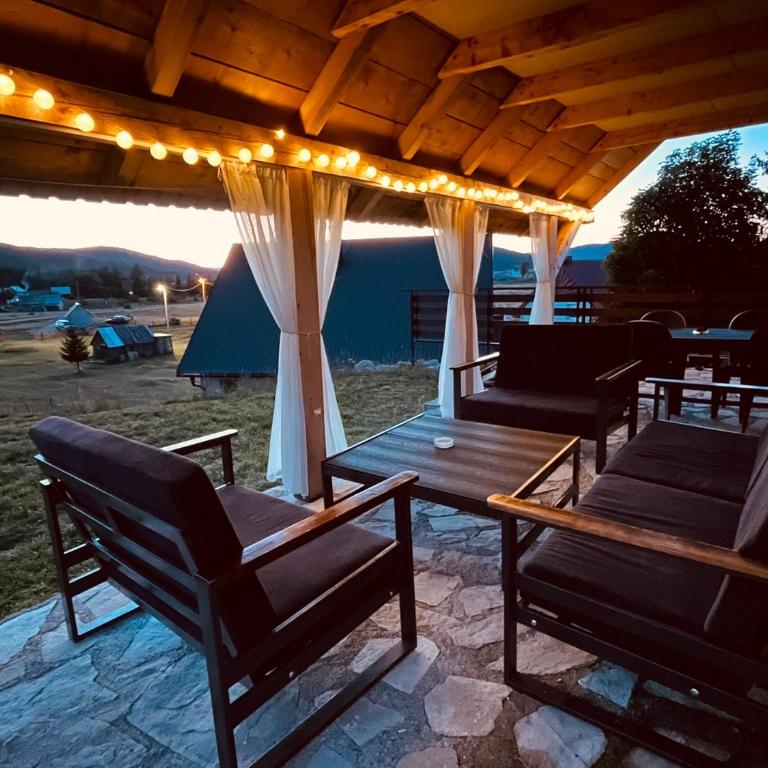 Mountain Peace Cottage - Three-Bedroom House - 1