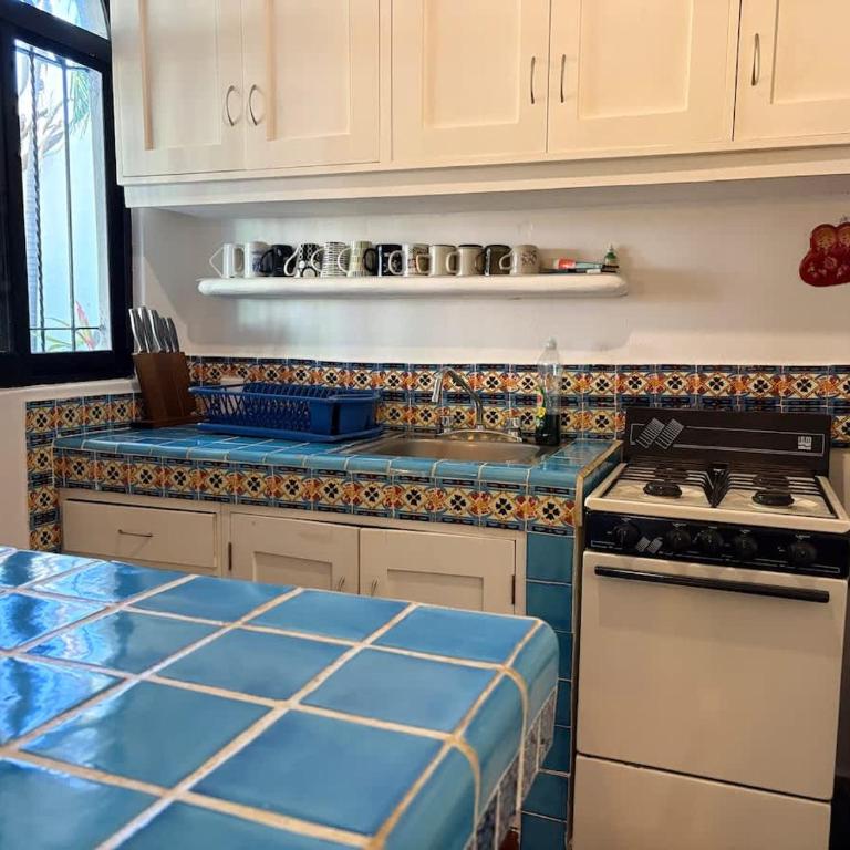 3BR Beach Home Palapa Pool & Steps to the Beach - Apartamento - 7