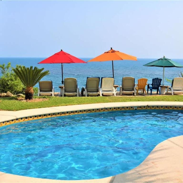 Oceanfront 2BR Pool Palapa & Steps to Beach - Appartement - 1