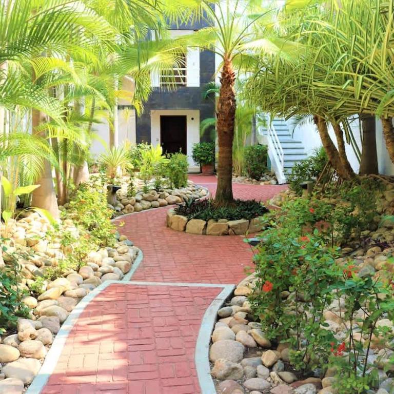 Oceanfront 2BR Pool Palapa & Steps to Beach - Appartement - 16