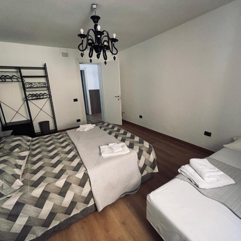 Rosa&Ade - Appartamento con 2 Camere da Letto - 8