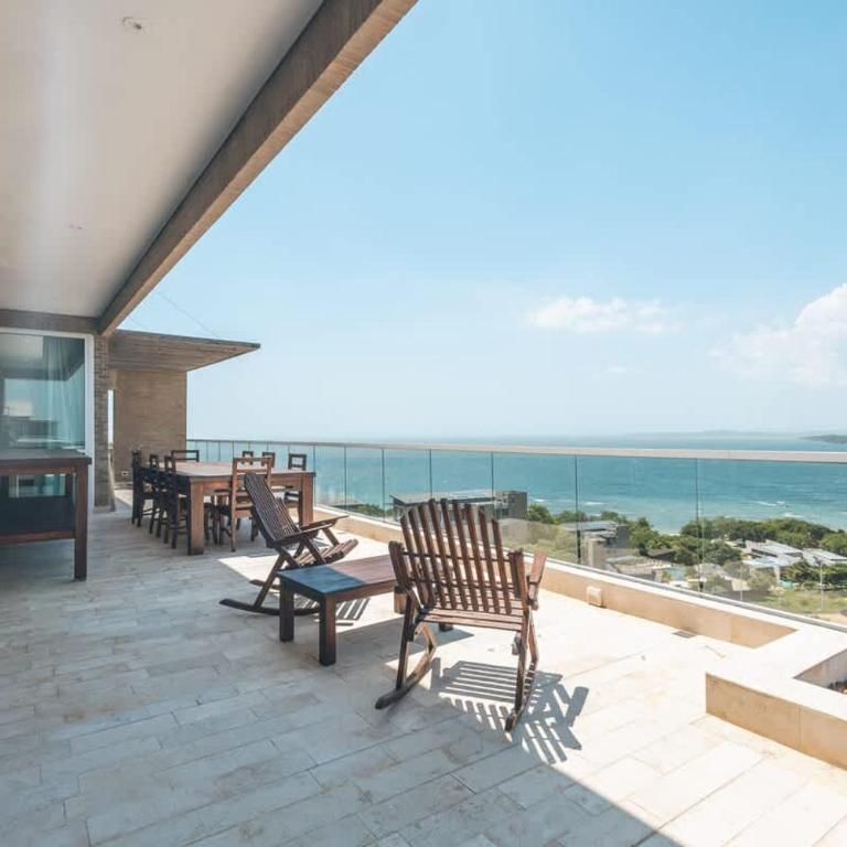 Stunning Sea Views from 3BR Penthouse F3 - Three-Bedroom Apartment with Ocean View - 12