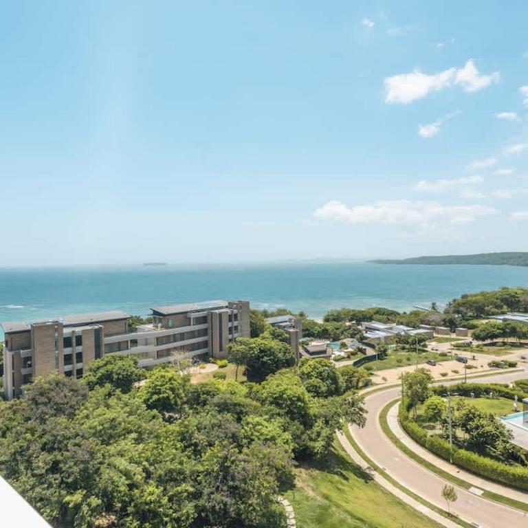 Stunning Sea Views from 3BR Penthouse F3 - Three-Bedroom Apartment with Ocean View - 13