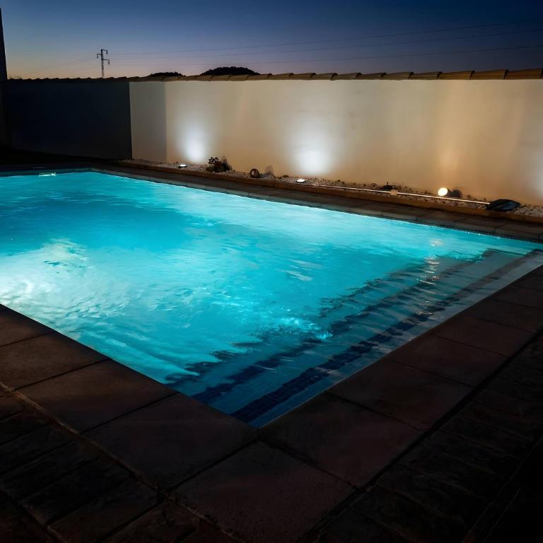 Casa Moderna con piscina privada y barbacoa - Casa - 4