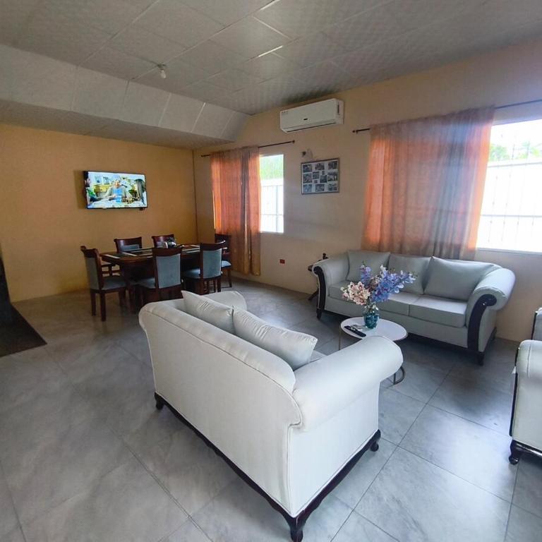 Country house with a pool and access to a river - Casa de 2 dormitorios - 8