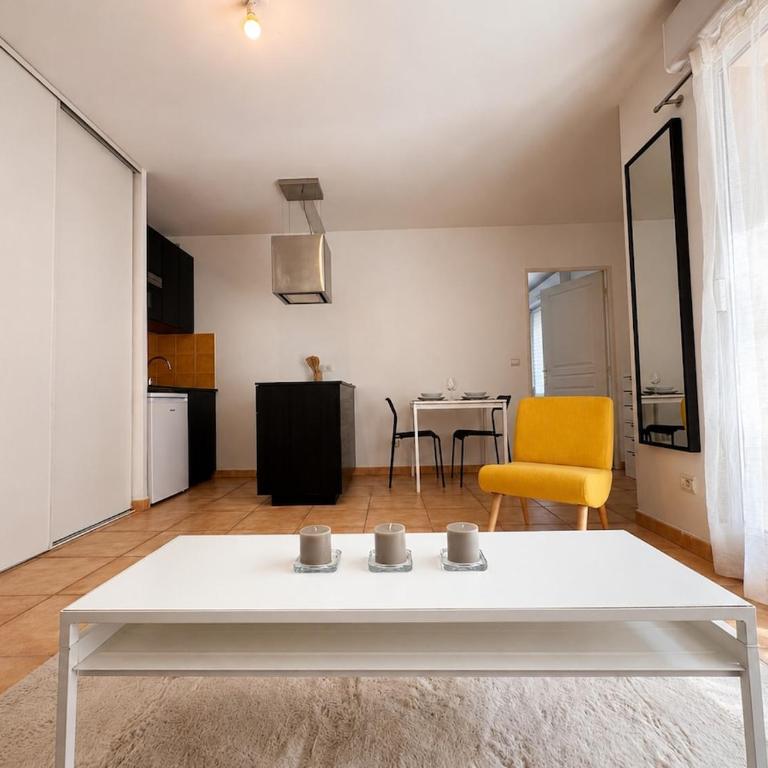 Charming Designer Apartment in City Center with AC & Wi-Fi - Apartamento de 1 dormitorio con vistas a la ciudad - 7