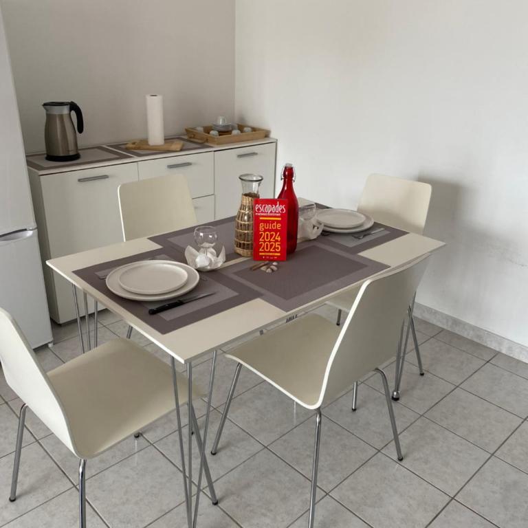 Grand Appartement 4 pers - bien ventilé - Terrasse - Vue Mer - Proche plage - Apartment mit 1 Schlafzimmer - 7