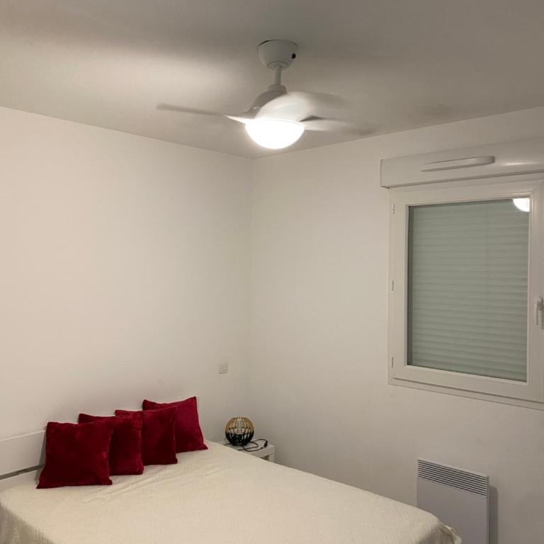 Grand Appartement 4 pers - bien ventilé - Terrasse - Vue Mer - Proche plage - Apartment mit 1 Schlafzimmer - 10