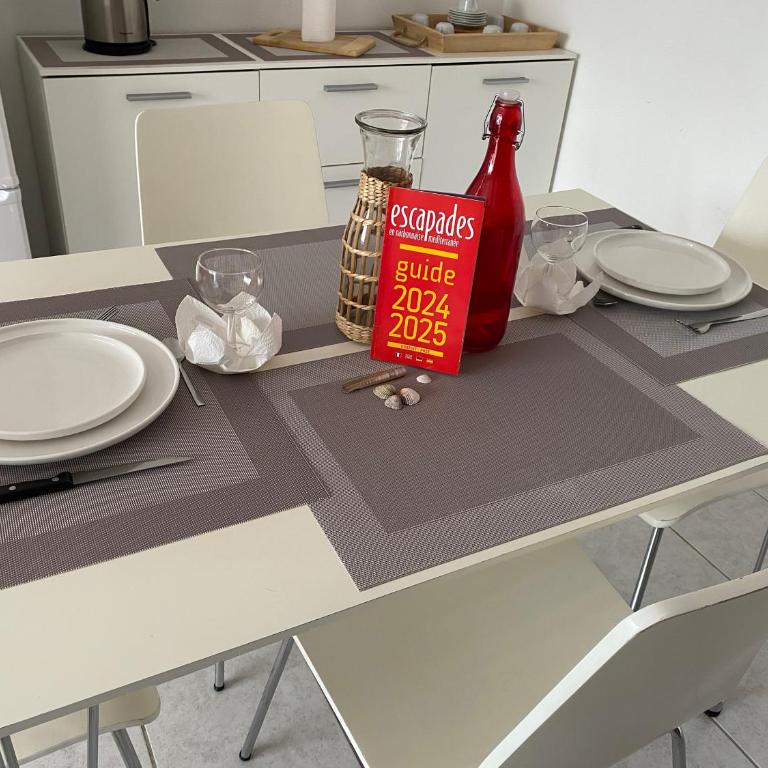 Grand Appartement 4 pers - bien ventilé - Terrasse - Vue Mer - Proche plage - Apartment mit 1 Schlafzimmer - 11