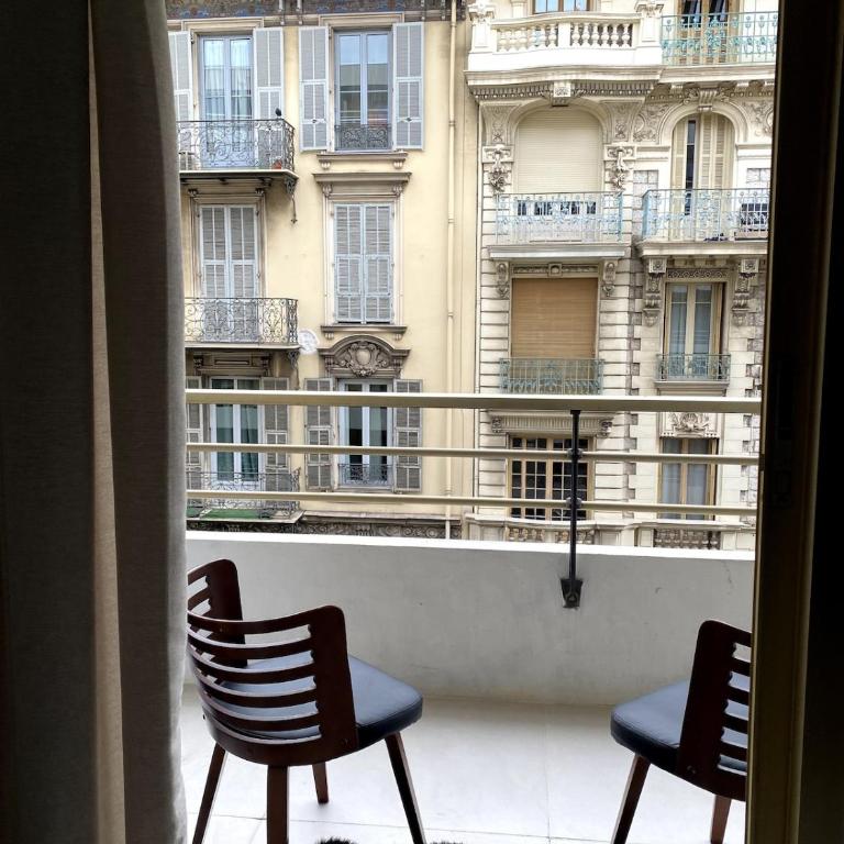 Chic 1-BR with Terrace, AC & Wi-Fi - Apartment mit 1 Schlafzimmer - 9