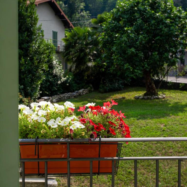Barzy Urban Country House - Camera Matrimoniale con Balcone - 1
