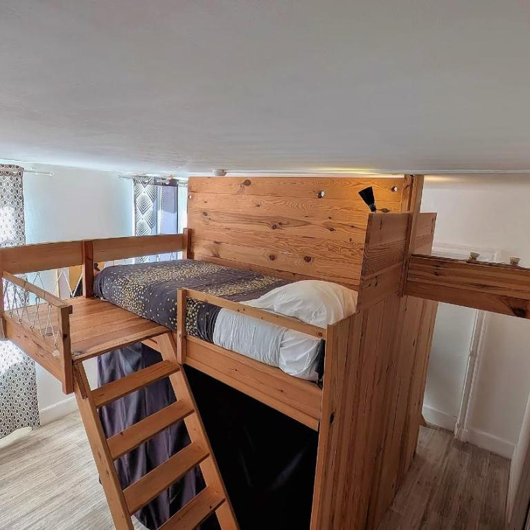 Hostel les Cordées Liées - Chambre Quadruple avec Salle de Bains Privative Séparée - 3