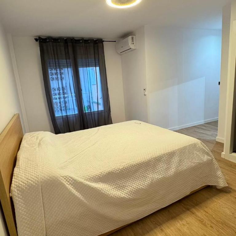Costa Blanca Escape - Three-Bedroom Apartment with Balcony - 6