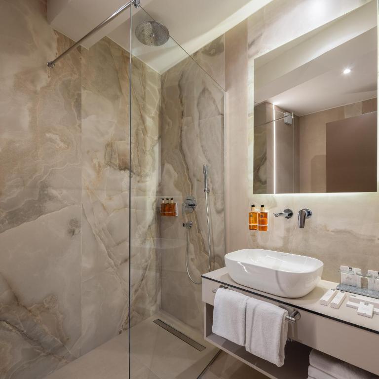 PLATINUM hotel & spa - Trokrevetna Soba - 5