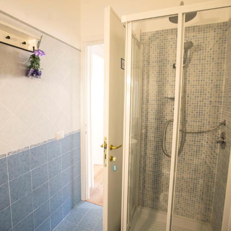 A Casa di Benny - Camera Matrimoniale/Doppia con Letti Singoli con Bagno Privato Esterno - 12