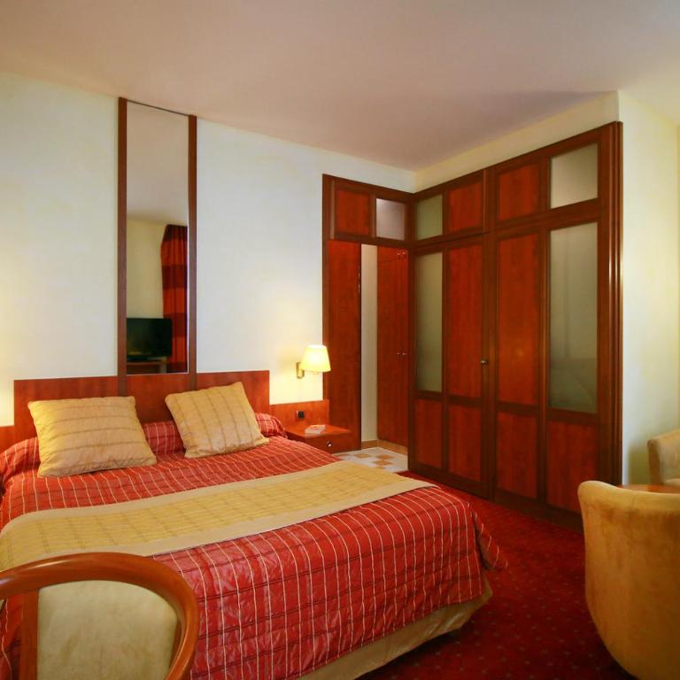 Hôtel d'Etigny - Chambre Double ou Lits Jumeaux Premium - 1
