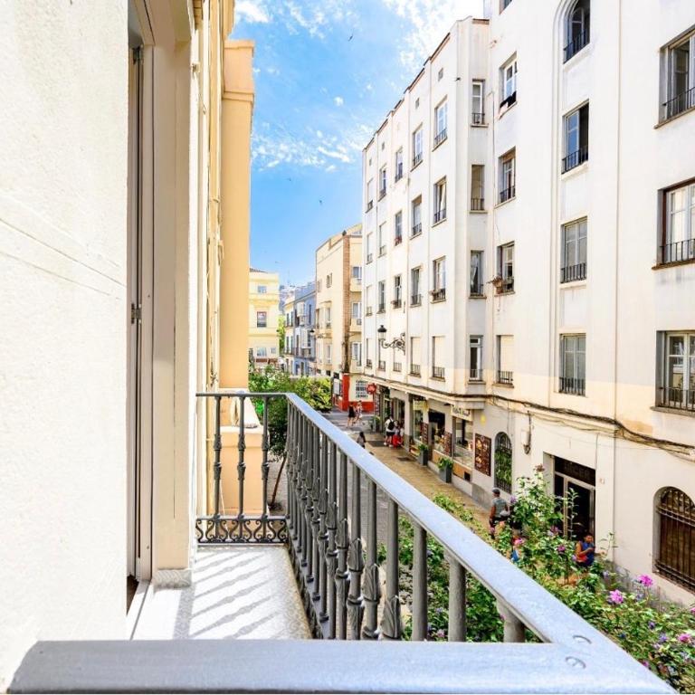 PISO A ESTRENAR! Centro Larios-Carcer 200mts - Apartment - 3
