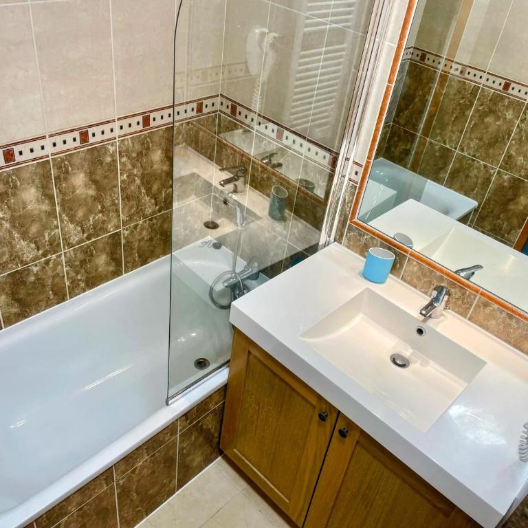 Appartement Aster 203 Valloire - Superior One-Bedroom Apartment with Balcony - 13