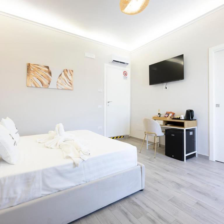Aurum Nolana Suites - Camera King con Vista Montagne - 12