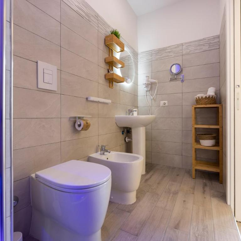 Aurum Nolana Suites - Camera King con Vista Montagne - 2