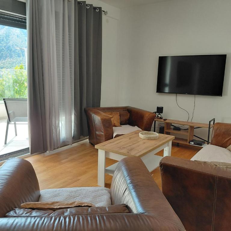 St Duke Residence - Modern One Bedroom Apartment With Terrace - One-Bedroom Apartment - 1