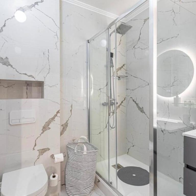 Parisian Luxe 2BR Walk to Arc de Triomphe-Champs - Apartment mit 2 Schlafzimmern - 10