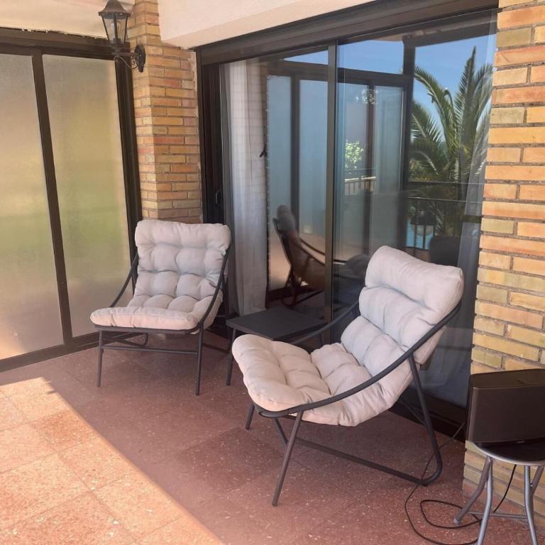 SPACIOUS FRONT-LINE BEACH APARTEMENT, SOUTH FACING, AIRCO, WiFi, AMAZING VIEWS - Apartment mit 3 Schlafzimmern - 20