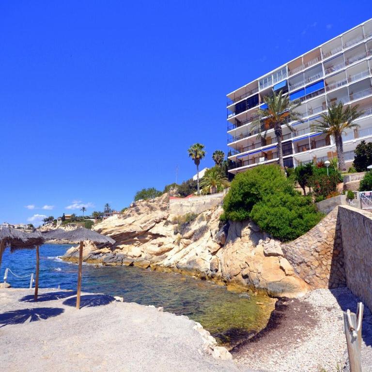 SPACIOUS FRONT-LINE BEACH APARTEMENT, SOUTH FACING, AIRCO, WiFi, AMAZING VIEWS - Apartment mit 3 Schlafzimmern - 9