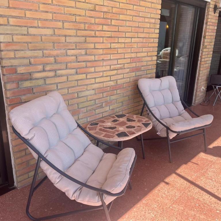 SPACIOUS FRONT-LINE BEACH APARTEMENT, SOUTH FACING, AIRCO, WiFi, AMAZING VIEWS - Apartment mit 3 Schlafzimmern - 17