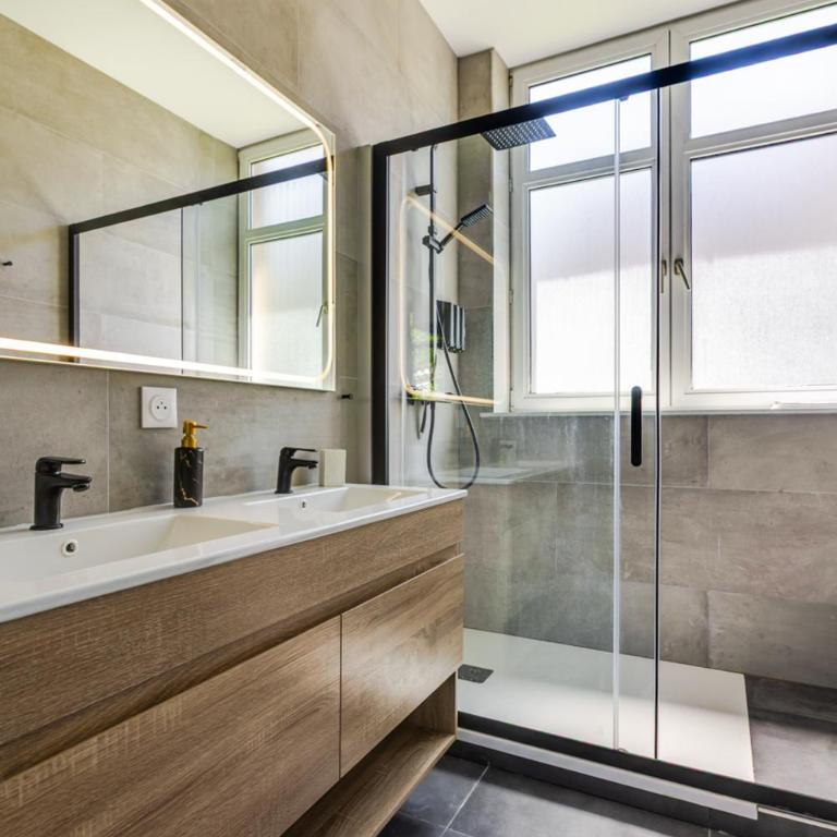 Le Diamant - Premium - Vue sur l'Eau - Wacken, Parlement Européen - 6 Pers - Two-Bedroom Apartment with Water View - 8