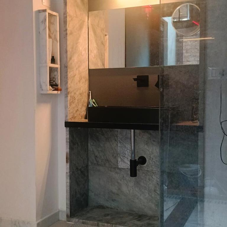 Home Gallery Roma - Camera Matrimoniale con Bagno Privato - 13