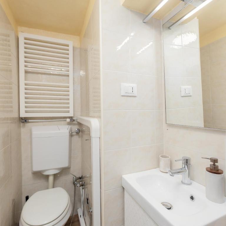 Amedeo 44 Apartment - One-Bedroom Apartment - 9