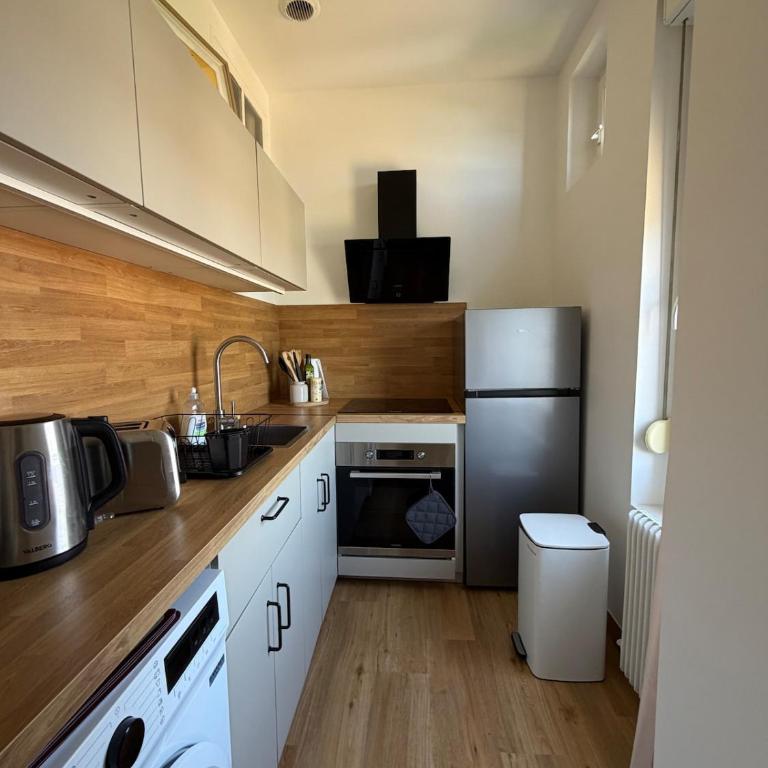 Elegant Renovated 2-Bedroom Apartment Train Station & Downtown Vichy - Apartamento de 2 dormitorios - 7
