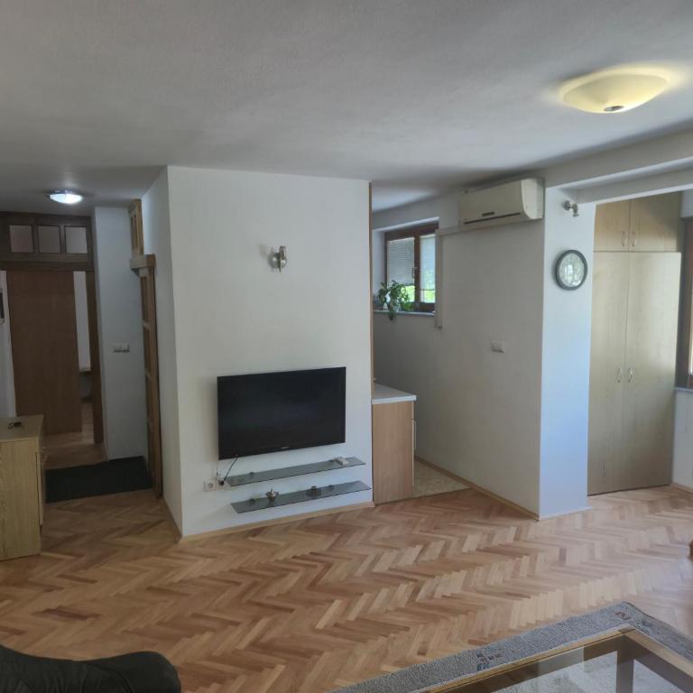 Ado3 - Apartman sa 1 Spavaćom Sobom - 4