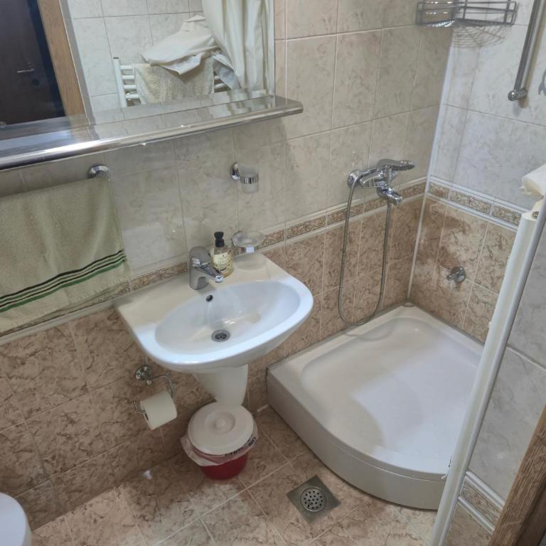 Ado3 - Apartman sa 1 Spavaćom Sobom - 9