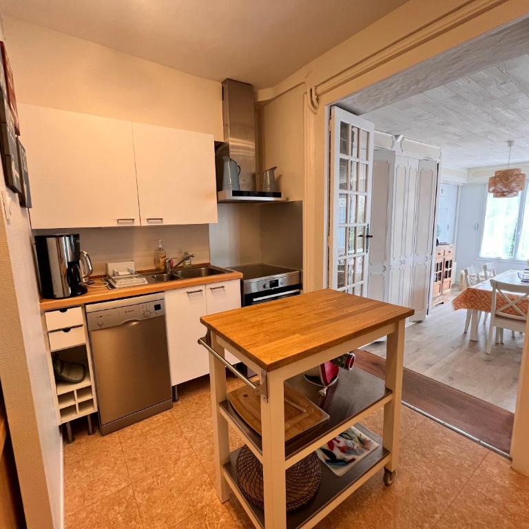 Appartement rdc proche plage, commerces et gare - Apartment mit 2 Schlafzimmern - 28